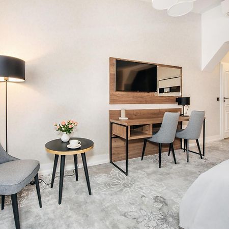 Vinfort Aparthotel Krasków Εξωτερικό φωτογραφία