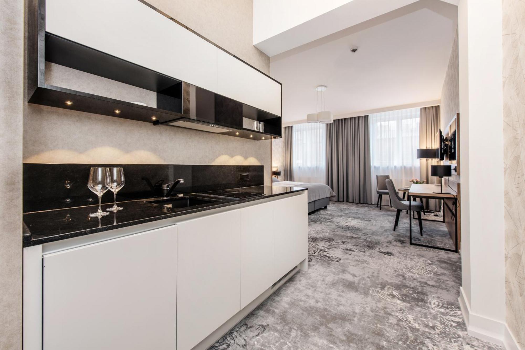 Vinfort Aparthotel Krasków Εξωτερικό φωτογραφία