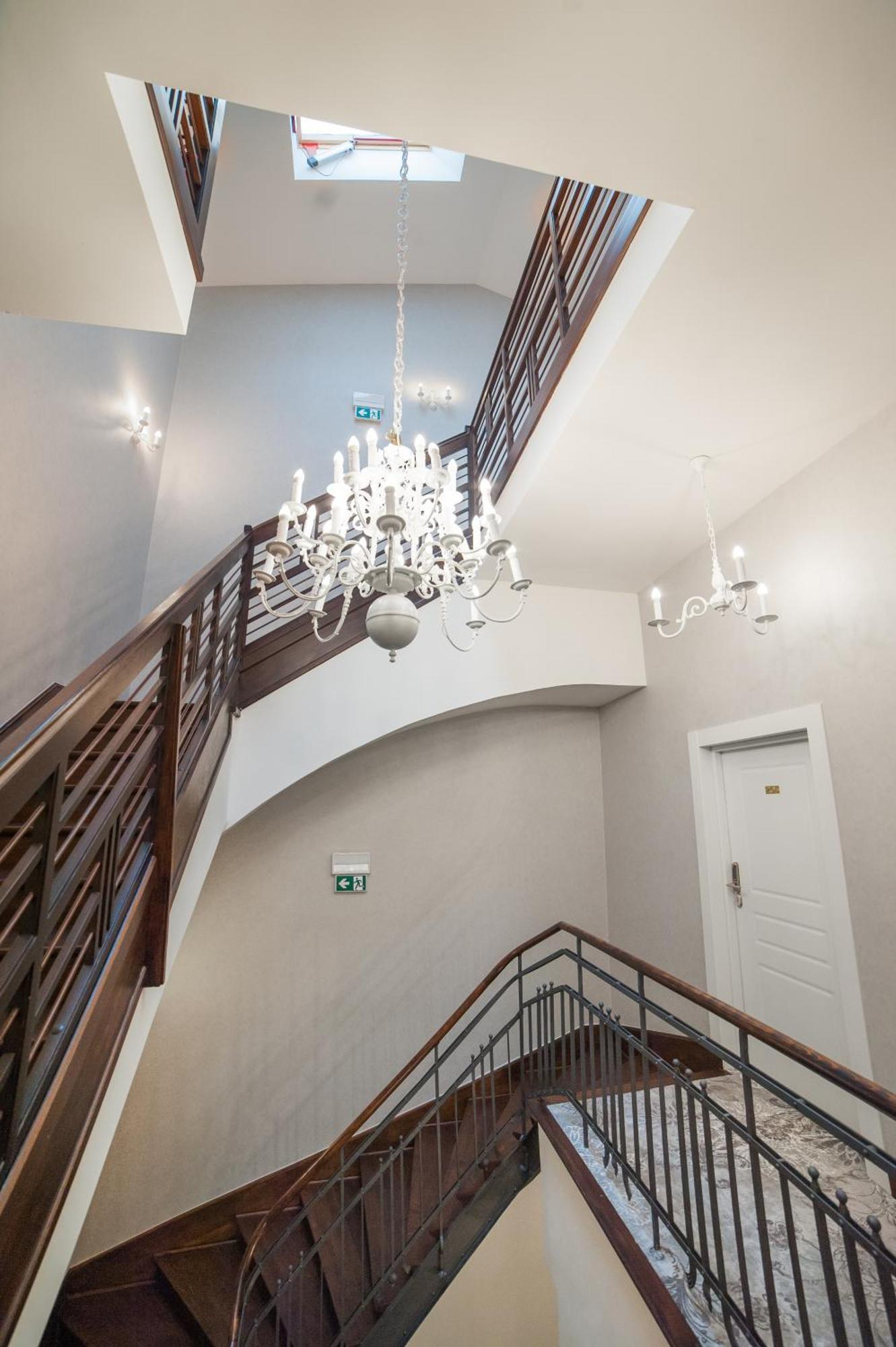 Vinfort Aparthotel Krasków Εξωτερικό φωτογραφία