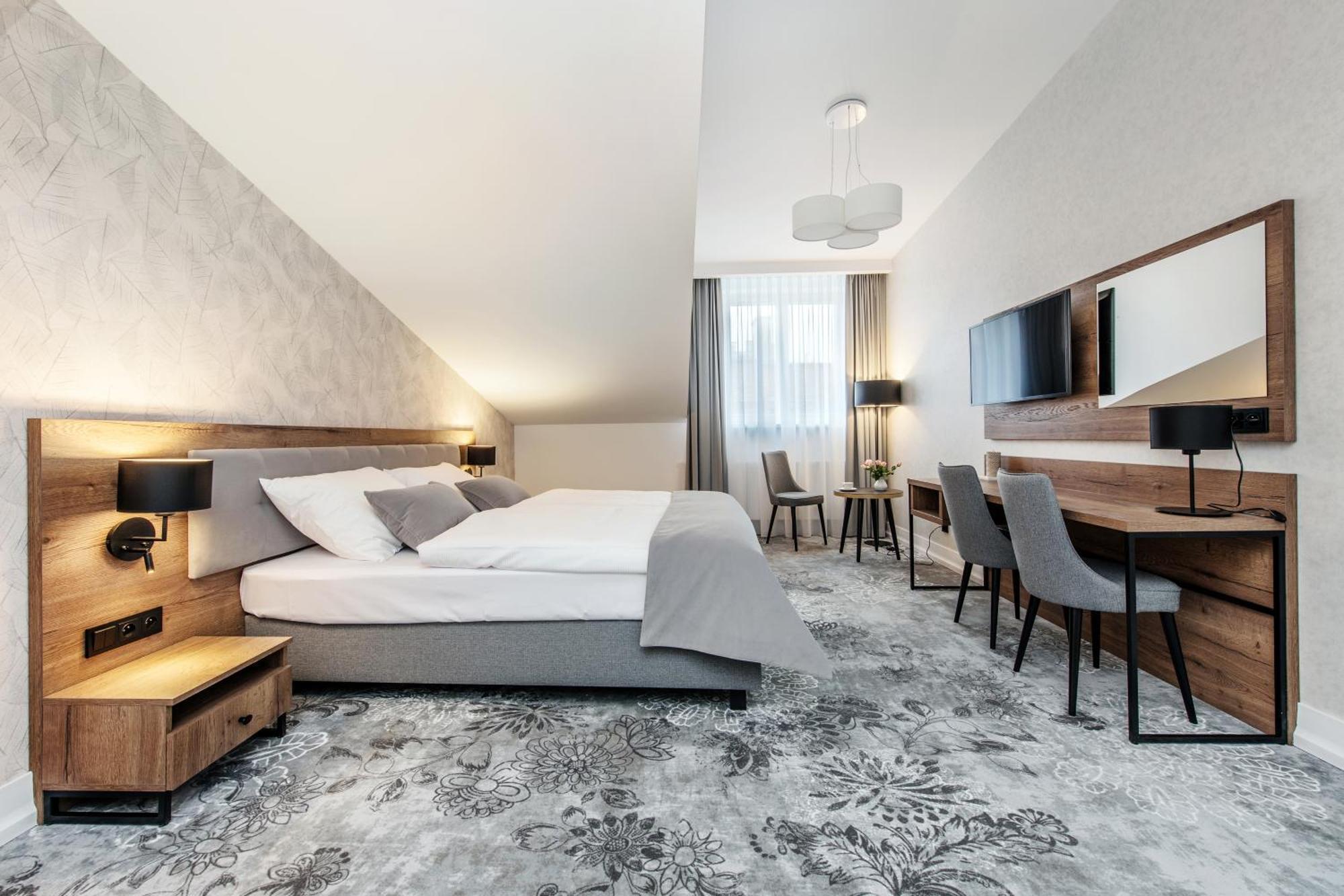 Vinfort Aparthotel Krasków Εξωτερικό φωτογραφία