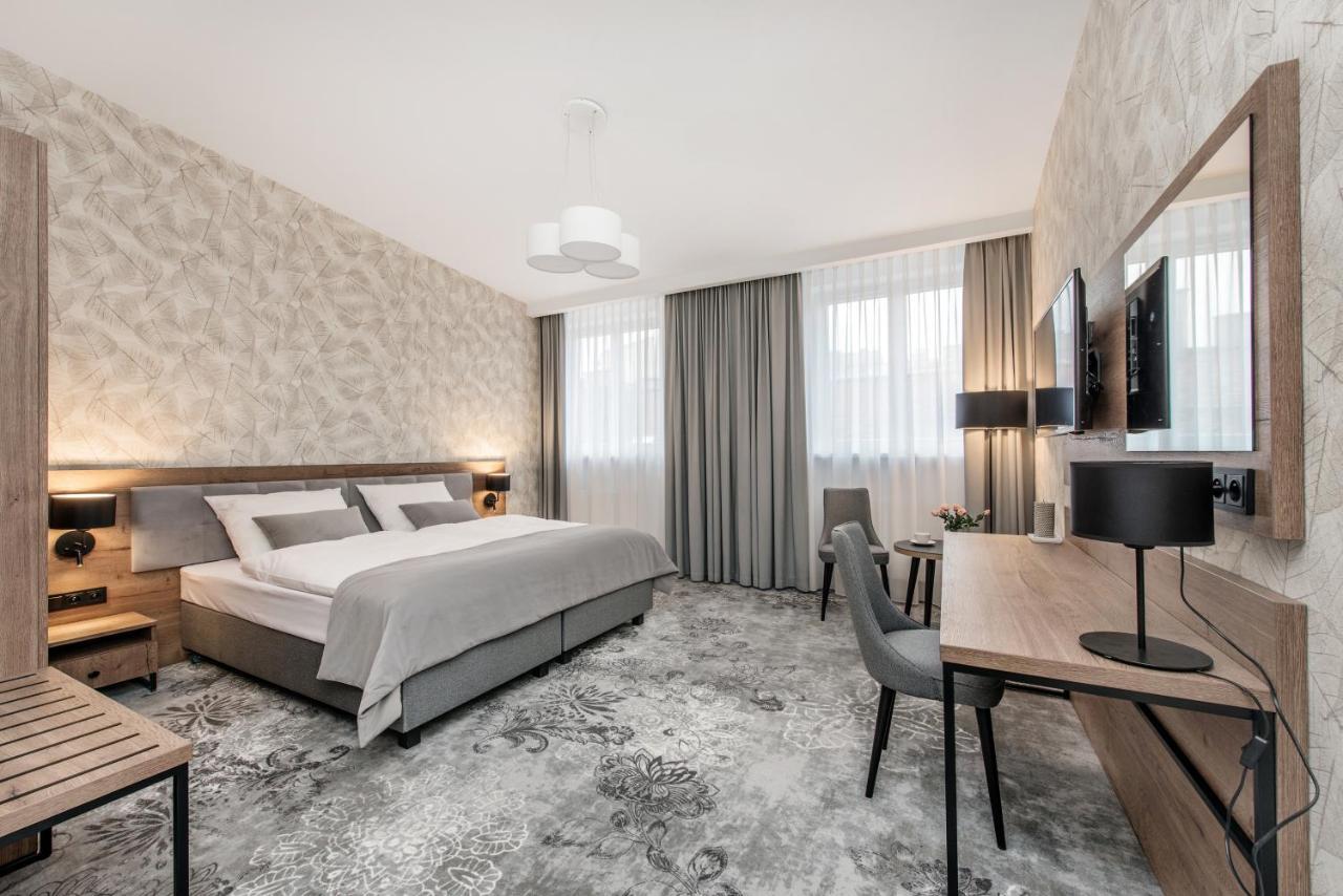 Vinfort Aparthotel Krasków Εξωτερικό φωτογραφία
