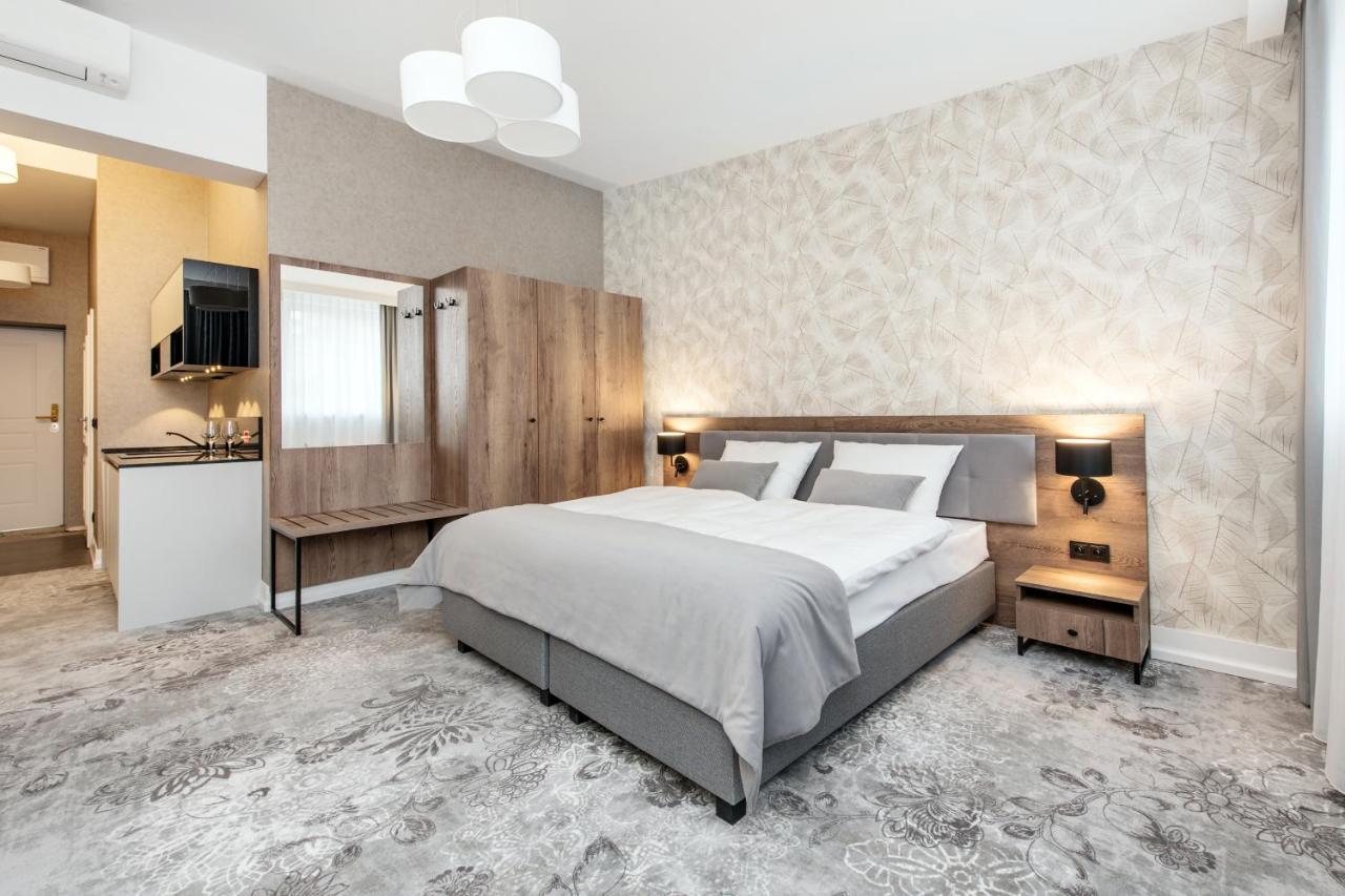 Vinfort Aparthotel Krasków Εξωτερικό φωτογραφία
