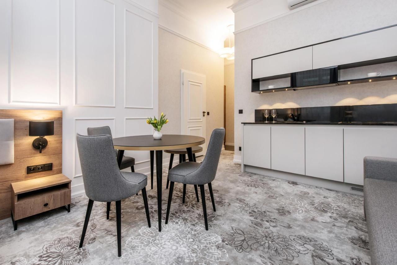 Vinfort Aparthotel Krasków Εξωτερικό φωτογραφία